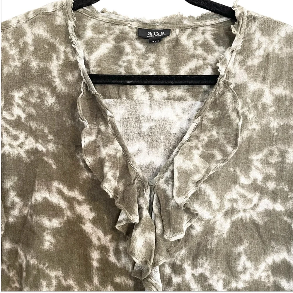 Ana Tie Dye Stone Wash Army Green White Ruffle V‎ Neck Top Size XL Blouse - Picture 2 of 10